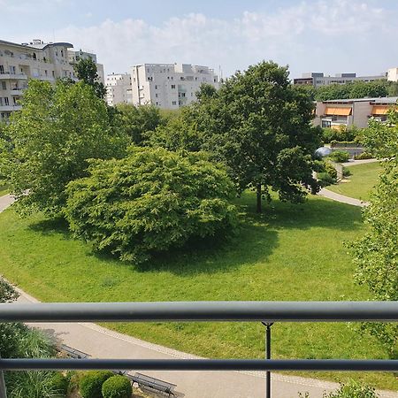 Appartement Residentiel Au Vert Et Au Frais Montigny-le-Bretonneux Ngoại thất bức ảnh