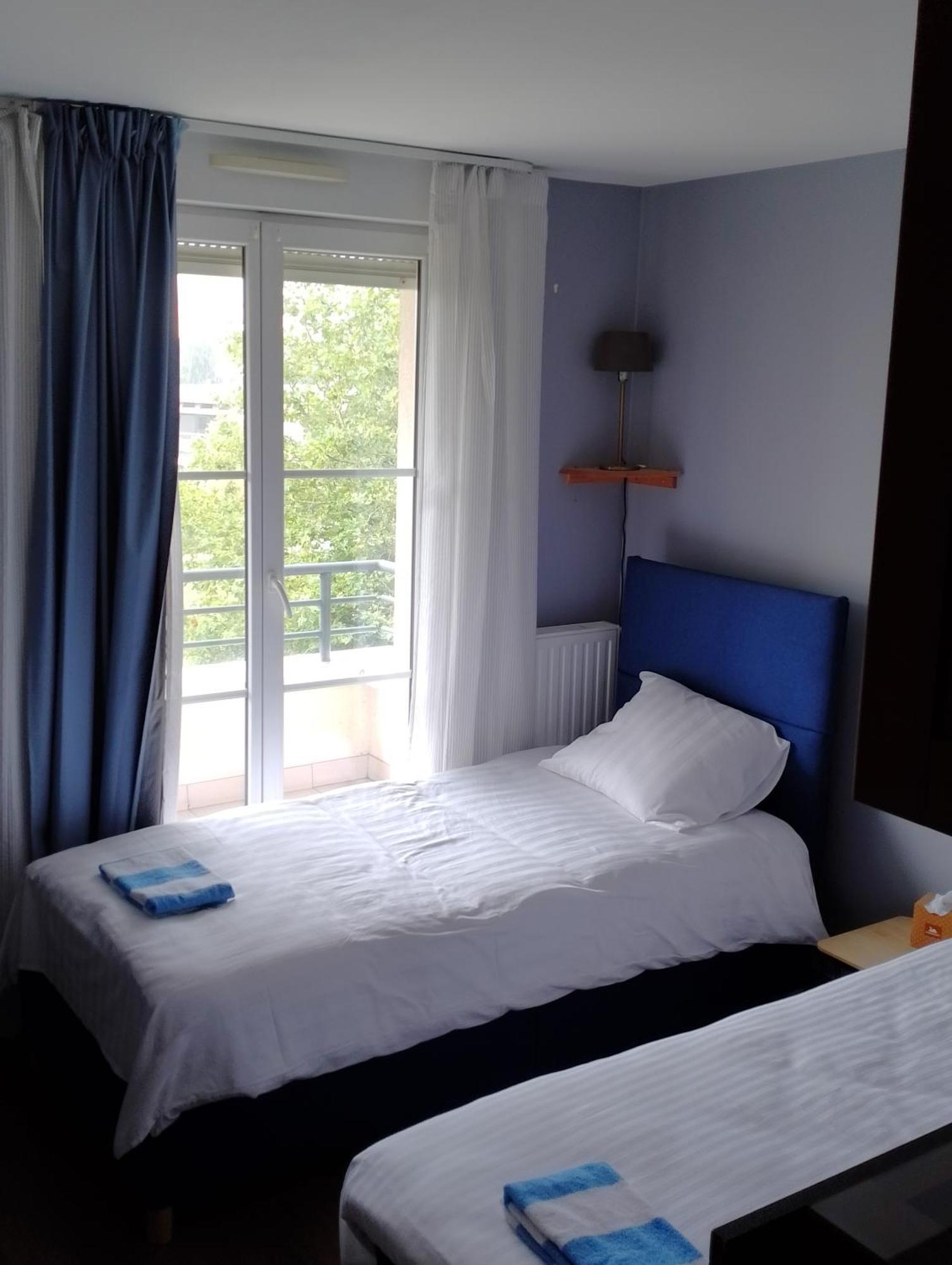 Appartement Residentiel Au Vert Et Au Frais Montigny-le-Bretonneux Ngoại thất bức ảnh