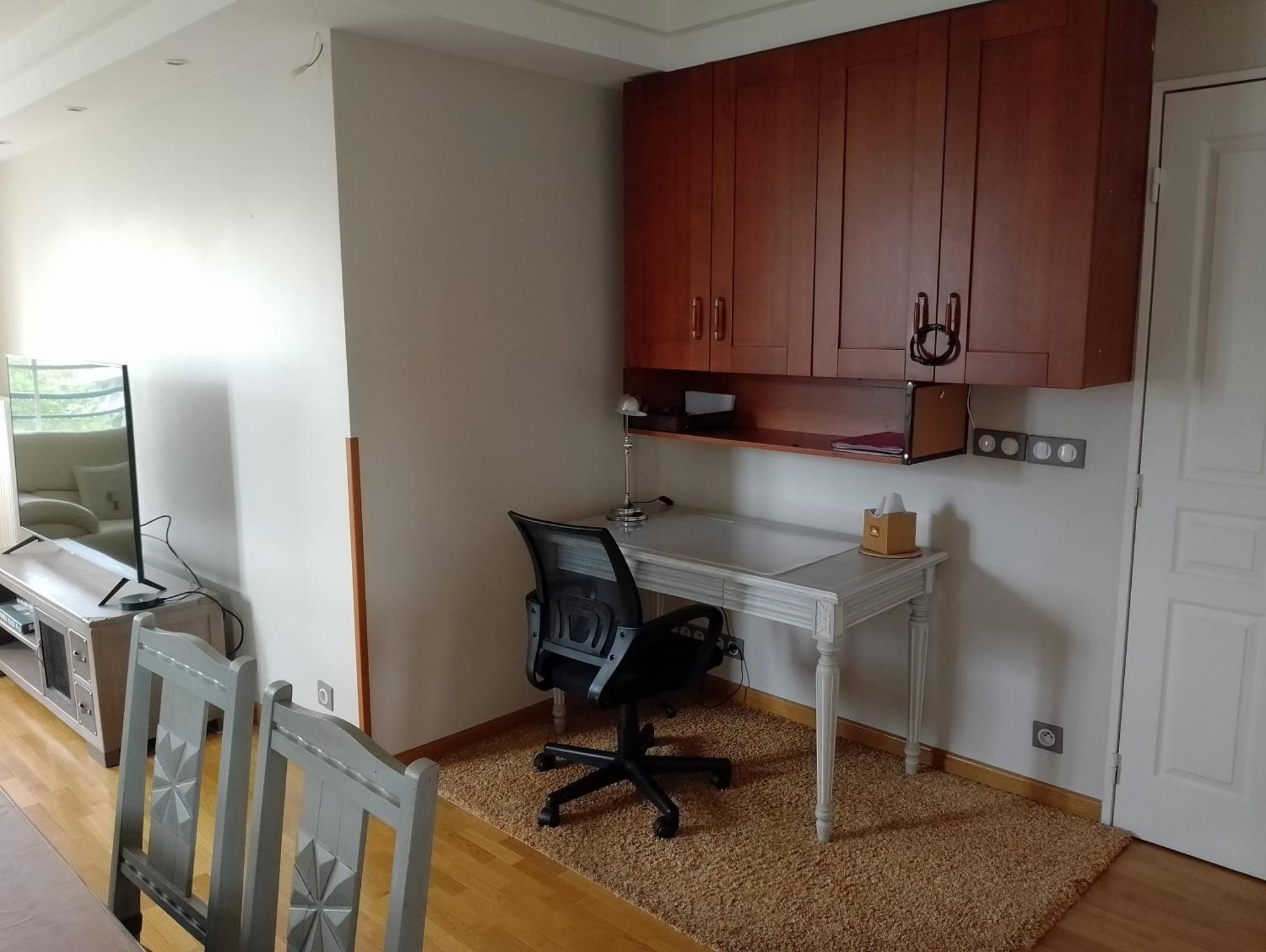 Appartement Residentiel Au Vert Et Au Frais Montigny-le-Bretonneux Ngoại thất bức ảnh